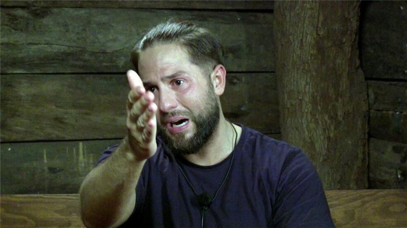 Realitystar Maurice Dziwak wurde von Zehnkämpfer Jürgen Hingsen zum Weinen gebracht.