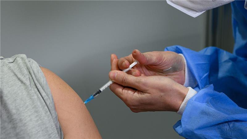 Zweimal Piks im gleichen Arm: Bessere Wirkung bei Impfungen Rechts oder links? Es empfiehlt sich, den gleichen Arm zu wählen, wenn eine Impfung mehrere Impfdosen erfordert.
