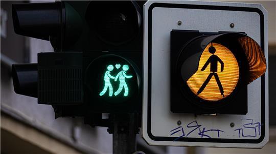 Rechtsstreit um gleichgeschlechtliche Ampelpärchen: Das Verwaltungsgericht Hannover weist die Klage ab.