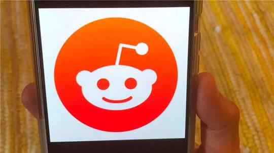 Reddit steigerte den Umsatz im vergangenen Jahr von 666,7 auf 804 Millionen Dollar (743 Mio Euro).