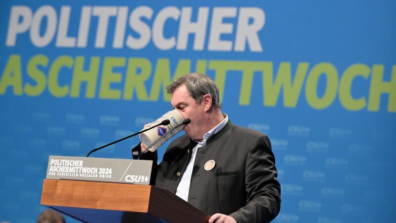 Söders „freie Fahrt“ - und eine Absage, die Sorgen macht Reden macht durstig: Markus Söder.