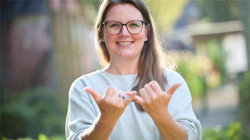 Reden mit den Händen: Die Gebärde für „Eltern“ in Gebärdensprache.