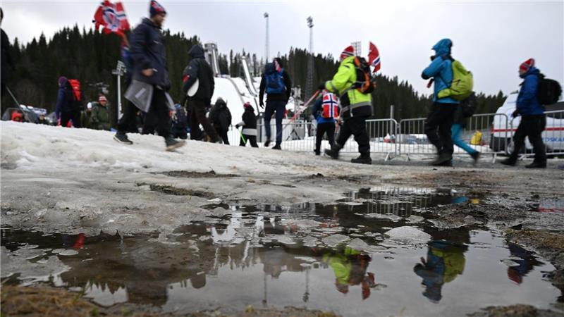 Heftiger Wind sorgt bei WM für Kombinierer-Absage Regen und Wind: Wirklich gemütlich ist das Wetter in Trondheim nicht.