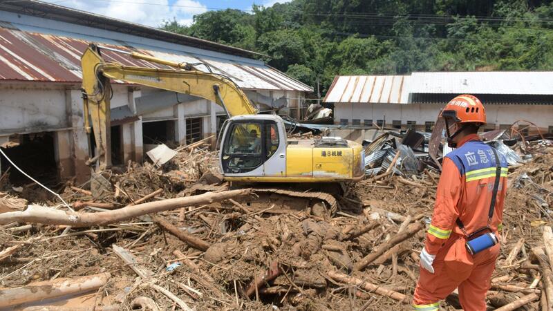 38 Tote nach schweren Regenfällen in China Regenfälle haben in ländlichen Gebieten der südchinesischen Provinz Guangdong zu historischen Überschwemmungen geführt.