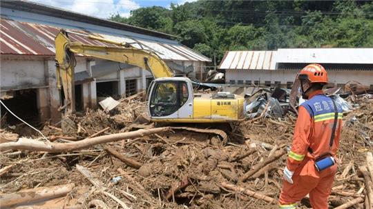 Regenfälle haben in ländlichen Gebieten der südchinesischen Provinz Guangdong zu historischen Überschwemmungen geführt.