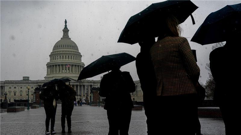 Regenschirme vor dem US-Kapitol.