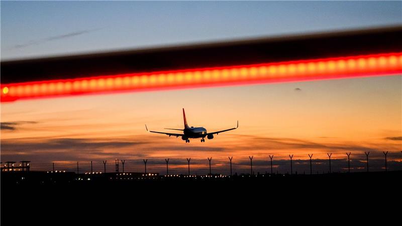 52 Afghanen mit Aufnahmezusage nach Deutschland gekommen Regierung erwägt Charterflüge für weitere Afghanen mit Aufnahmezusage.