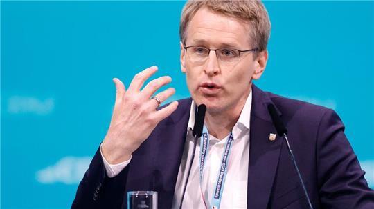 Regierungschef Daniel Günther will zusammen mit seiner Finanzministerin Silke Schneider den Haushaltsentwurf 2025 vorstellen. (Archivbilld)