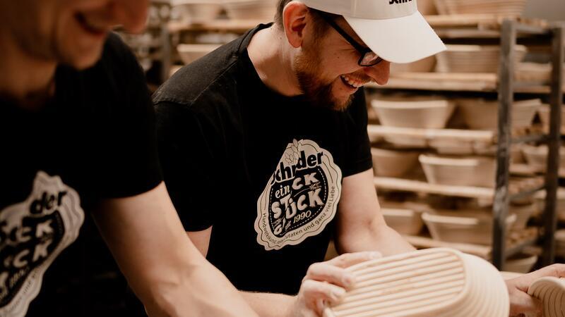 So trotzt die Bäckerei Schrader dem Branchensterben Regionale Zutaten und die Teigruhe für mehr Bekömmlichkeit sind Teil der Glücksstrategie.