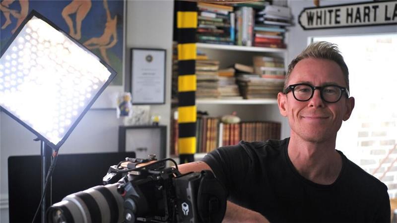 Regisseur Matthew Bauer suchte für seinen Film nach echten James Bonds.