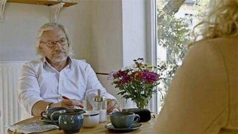 „Göhrde-Morde“ in der Region werden zum TV-Dreiteiler Reinhard Chedor im Gespräch mit einer Frau, die sich sicher ist, dass sie Mitte der 70er Jahre im Landkreis Cuxhaven zu Kurt-Werner Wichmann ins Auto gestiegen ist.