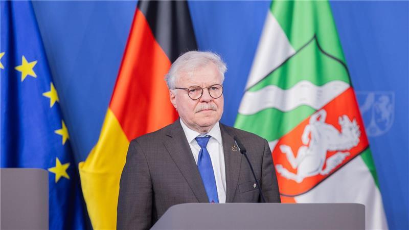 Astronaut Ewald ist NRWs erster Raumfahrtbotschafter Reinhold Ewald ist der erste Raumfahrtbotschafter in NRW.