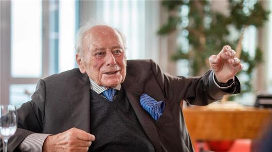 Reinhold Würth, Vorsitzender des Unternehmensbereirats der Würth-Gruppe, hat seine Mitarbeiter vom Wählen der AfD abgeraten.