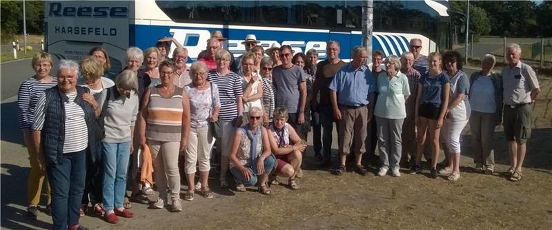 Reisende aus Apensen bei ihrem vorerst letzten Besuch in ihrer französischen Partnerstadt Ploërmel in der Bretagne im Sommer 2018. Foto: privat