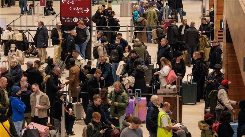Reisende mussten am Freitagmorgen viel Geduld mitbringen.