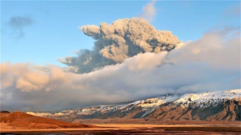 Reisereportage durch Island: Warmen Quellen, Geysire und aktive Vulkane stehen im Fokus der Show von Peter Fabel.  Fotos: Fabel