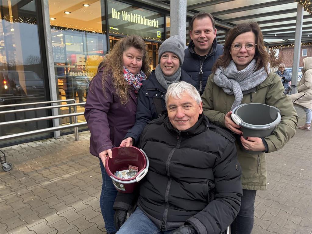 Rekord: In Ahlerstedt waren die Glücksschweine nach 25 Minuten vergriffen.