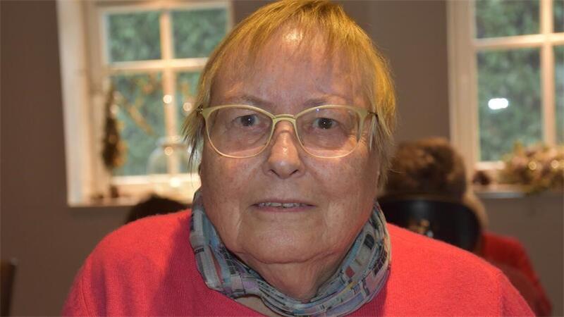 Renate Schlichting aus Stade hat sich durchs Leben gekämpft und als Kind Lästermäuler vermöbelt.Foto: Jakob Brandt