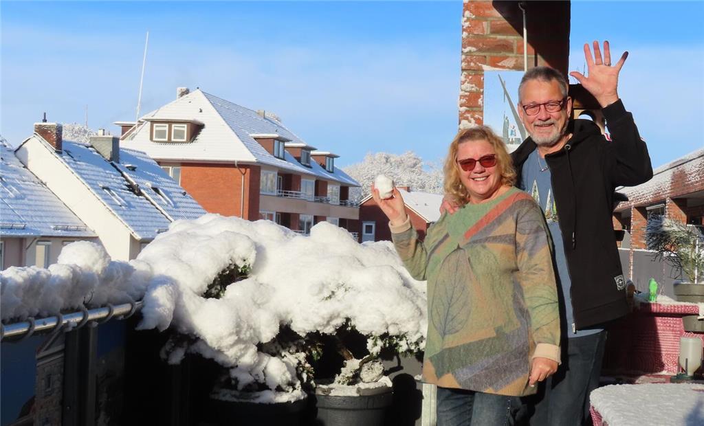 Renate und Kai Holm schicken winterliche Grüße von ihrem Balkon.
