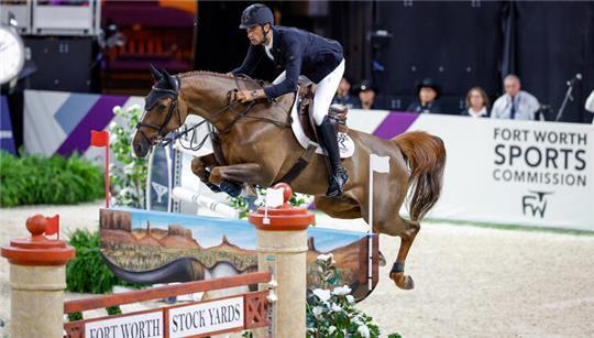 René Dittmer aus Stade hat mit dem Holsteiner Cody bei seinem Debüt im Weltcup-Finale in Texas Platz vier belegt.