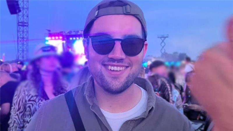 Renke Ostermann bei einem Konzert des Deichbrand-Festivals im vergangenen Jahr, kurz nachdem er sich bei der DKMS registriert hatte.