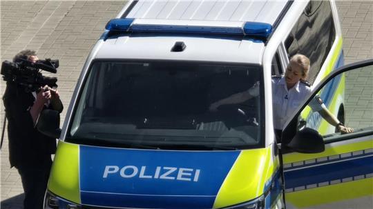 "Report München" drehte bei der Polizei in Stade und hat die Präventionsbeauftragte Marlin Heintsch interviewt.