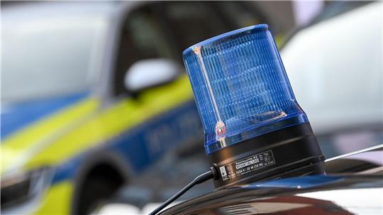 Reste eines Feuerwerks lösen auf der Autobahn einen Polizeieinsatz aus. (Symbolbild)