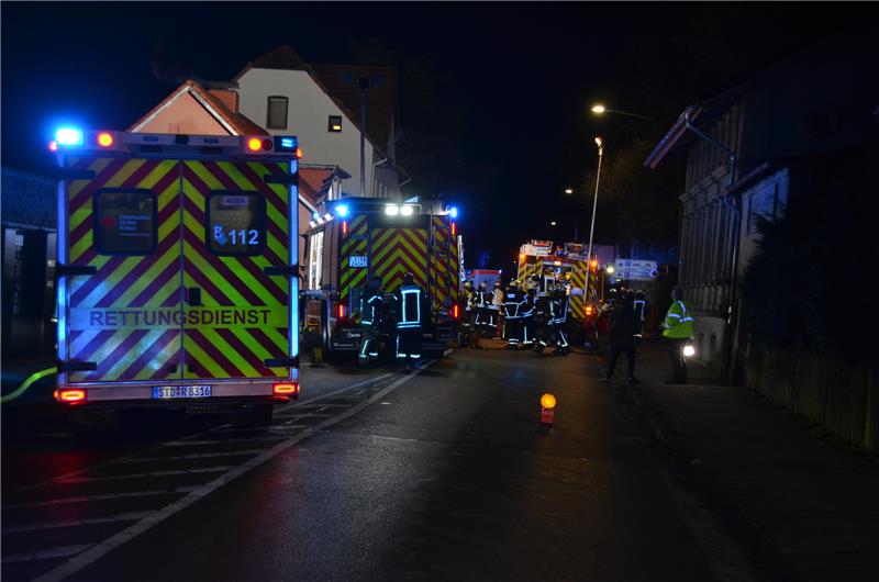 Rettungskräfte waren mit einem Großaufgebot vor Ort. Auch aus dem Landkreis Haburg und Hamburg kam Unterstützung. Foto: Polizei