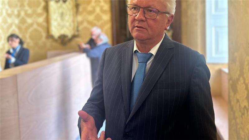 Rheinmetall will „globaler Rüstungschampion“ werden Rheinmetall-Chef Armin Papperger im Oktober bei einer Pressekonferenz in Rom, bei der Pläne für eine gemeinsame Panzerproduktion mit dem italienischen Konzern Leonardo vorgestellt wurden.