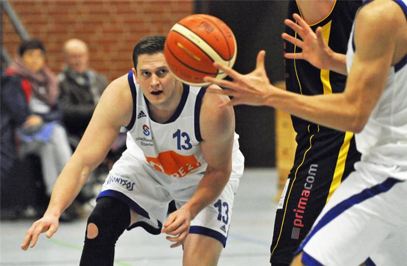 Richard Fröhlich mit wichtigen Aktionen in der Abwehr und im Angriff.