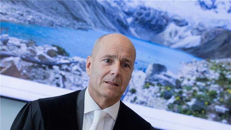 Klimaklage: Gericht sieht keine Befangenheit bei Gutachter Richter Meyer vom OLG Hamm will kommende Woche verkünden, wie das Gericht im Fall der sogenannten Klimaklage eines peruanischen Landwirts und Bergführers gegen den Energiekonzern RWE entschieden hat.