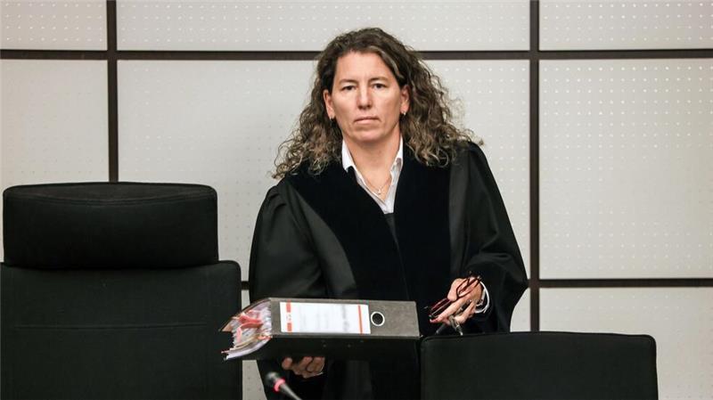 Zeuge: Schumacher-Festplatte wurde mir angeboten Richterin Birgit Neubert leitet den Prozess.