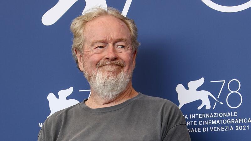 Ridley Scott stellt „Gladiator 2“-Szenen auf Kinomesse vor Ridley Scotts „Gladiator“ gewann fünf Oscar-Trophäen.