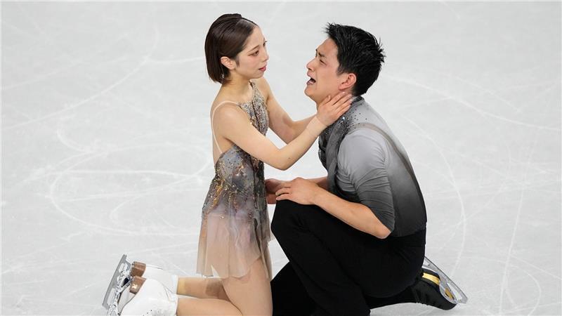 Gold weg, Bronze gerettet: Eis-Paar Hase/Volodin strahlt Riku Miura und Ryuichi Kihara holten dank einer Weltrekord-Kür Gold.