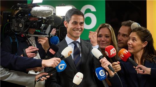 Wende in den Niederlanden - Linksliberale siegen Rob Jetten hat beste Aussichten Regierungschef zu werden.