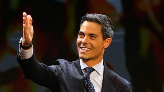 Schlappe für Wilders - Linksliberaler Jetten Wahlsieger Rob Jetten ist einer Hochrechnung zufolge der Sieger der Wahl in den Niederlanden.