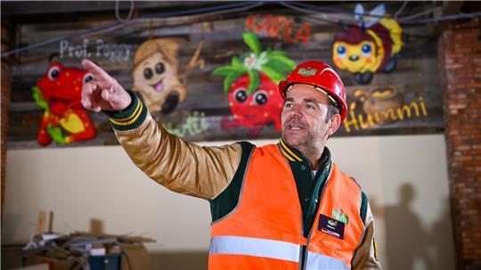 Robert Dahl weiß offenbar, wo es lang geht. Für den Erdbeerbauern und Freizeitpark-Betreiber geht es seit Jahren bergauf. In Loxstedt investiert er jetzt 25 Millionen Euro in sein neues Erlebnis-Dorf.