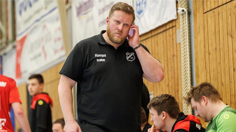 Robert Frahm lebt den SV Beckdorf - und kam einst mit blau-gelbem Herz Robert Frahm trainierte vor seiner Beckdorfer Zeit beim BSV den Nachwuchs.
