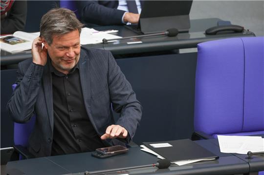 Robert Habeck (Bündnis90/Die Grünen), Bundesminister für Wirtschaft und Klimaschutz. Foto: Jörg Carstensen/dpa