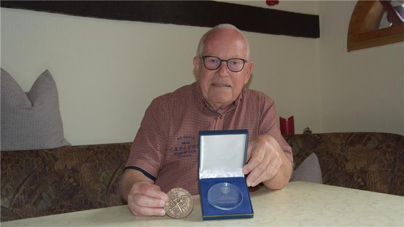 Robert Kamprad (CDU) ist Schatzmeister des Altstadtvereins und ein angesehener Kommunalpolitiker. Für sein ehrenamtliches politisches Engagement zeichnete die Stadt Buxtehude ihn mit einer Medaille aus.