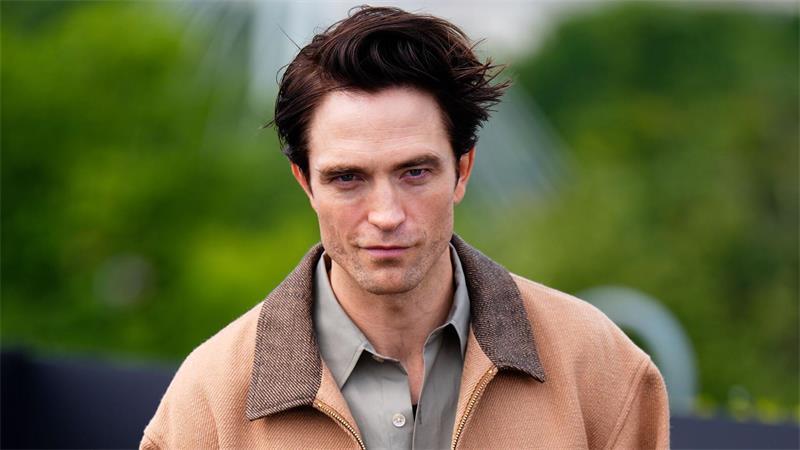Robert Pattinson spielt den amerikanischen Fernsehjournalisten Chris Hansen. (Archivbild)