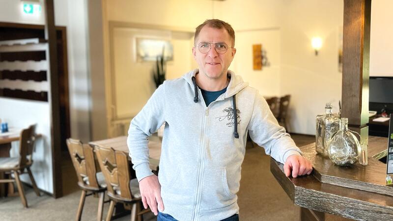 Robert Seir vom „Hollerner Hof“ kalkuliert jetzt genauer - aber auch er hat die Preise nicht erhöht.