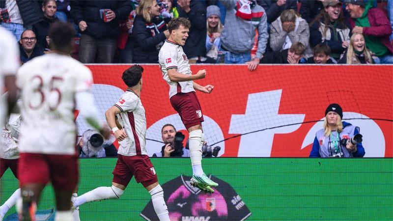 Neuers Rekord-Fauxpas: Den Bayern droht die Torwart-Debatte Robin Fellhauer jubelt über sein Rekordtor.