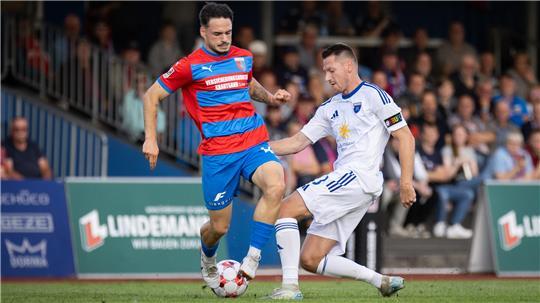 Robin Kölle und D/A sind in Emden im Titelkampf gestolpert und mussten ein 2:2 schlucken - durch einen Elfmeter, der keiner war.