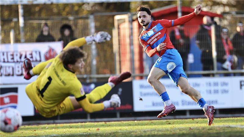 Robin Kölle zieht in der 35. Minute trocken ab. Die D/A-Führung kommt zu diesem Zeitpunkt überraschend.