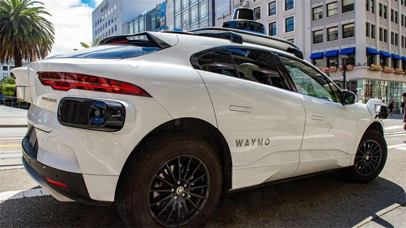 Robotaxis der Google-Schwesterfirma Waymo sollen 2027 in München fahren. (Archivbild) 