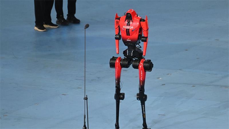 Roboter „Blitz“ hatte bereits im Vorfeld den 100-Meter-Rekord von Usain Bolt unterboten. 