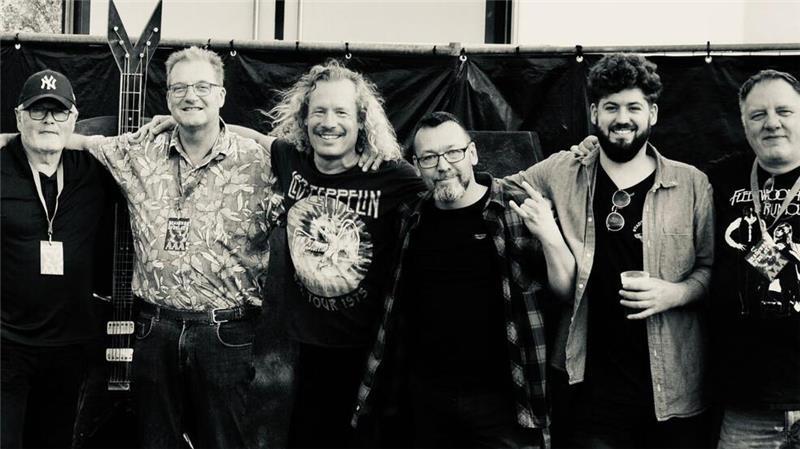 RockAvenue sind Arnold Stechmann (von links), Ingolf Janßen, Sebastian Zink, Stefan Renner, Sönke Schiller und Jürgen Tümmler.