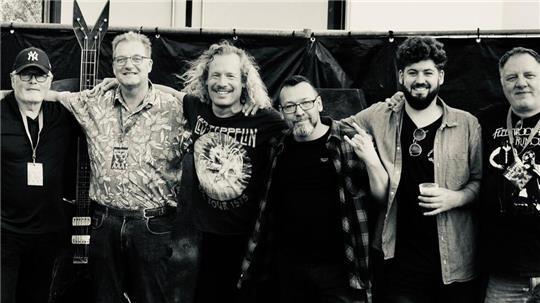 RockAvenue sind Arnold Stechmann (von links), Ingolf Janßen, Sebastian Zink, Stefan Renner, Sönke Schiller und Jürgen Tümmler.