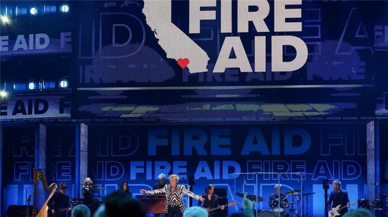 Rod Stewart auf der Bühne im The Forum. 